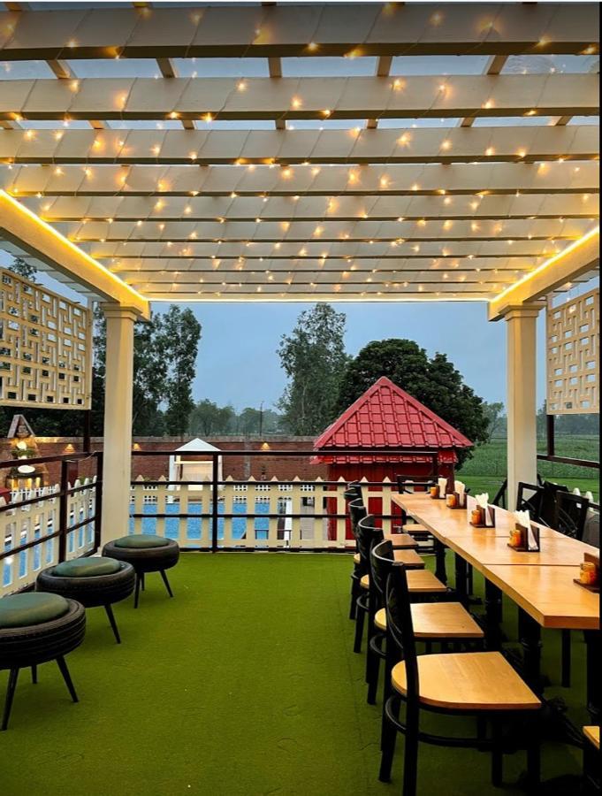 Yashmay Villa Club & Resort Gonda Exteriér fotografie
